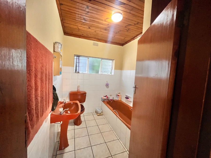 4 Bedroom Property for Sale in C Place Eastern Cape